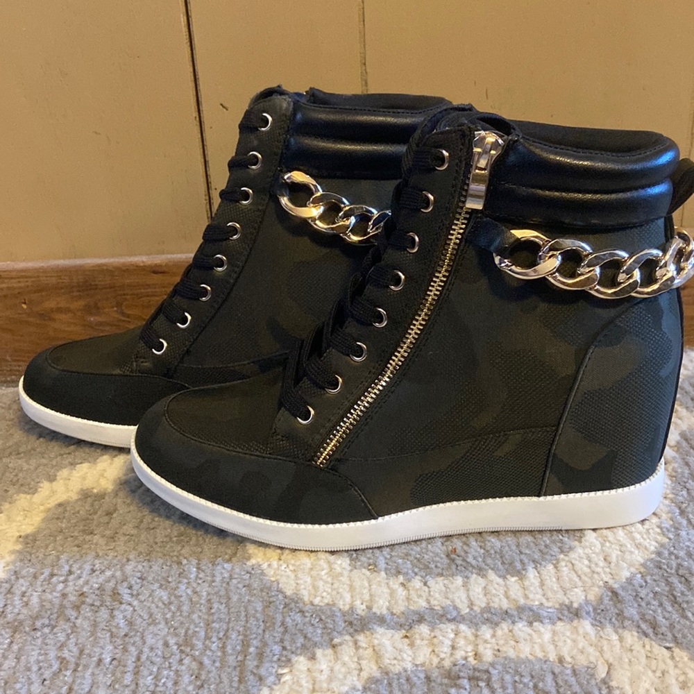 Brand new shoes, never worn $40 size 9